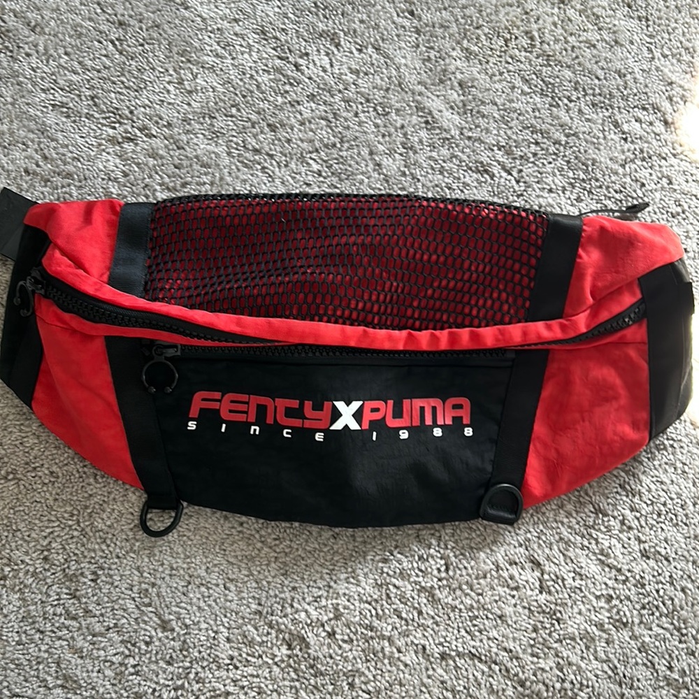Fenty Puma by Rhianna Giant Bum Bag